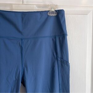 Blue High-Waisted American Eagle Leggings Size XL Short with Pockets